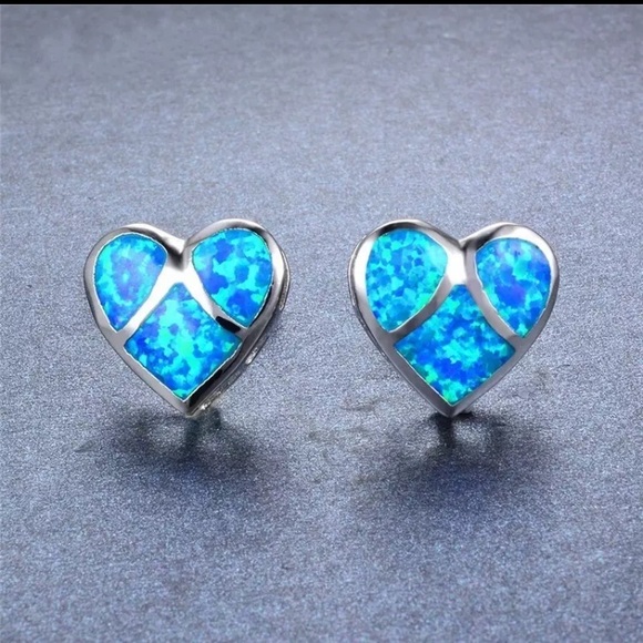 Jewelry - Sterling Silver Blue Heart Earrings